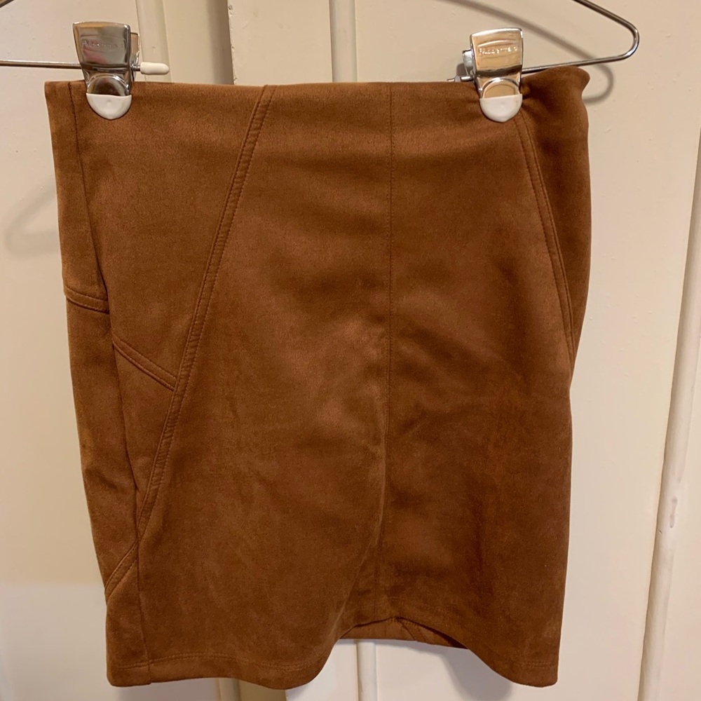 Short polyester skirt!